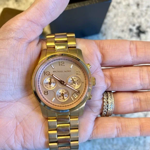 Michael Kors Watch - Picture 2 of 6